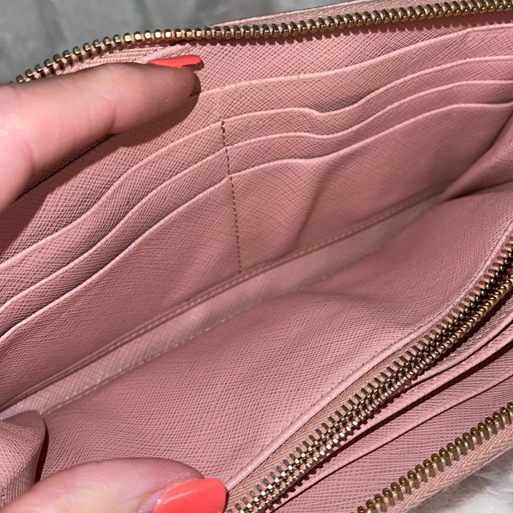 💛 SOLD 💛 Prada Saffiano Bow Zip Wallet Pink - Picture 9 of 17